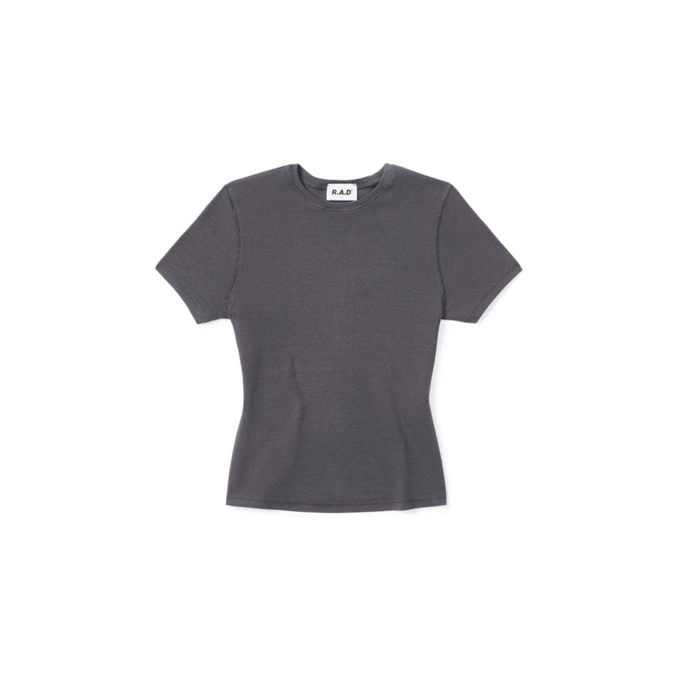 Gray fitted t-shirt.